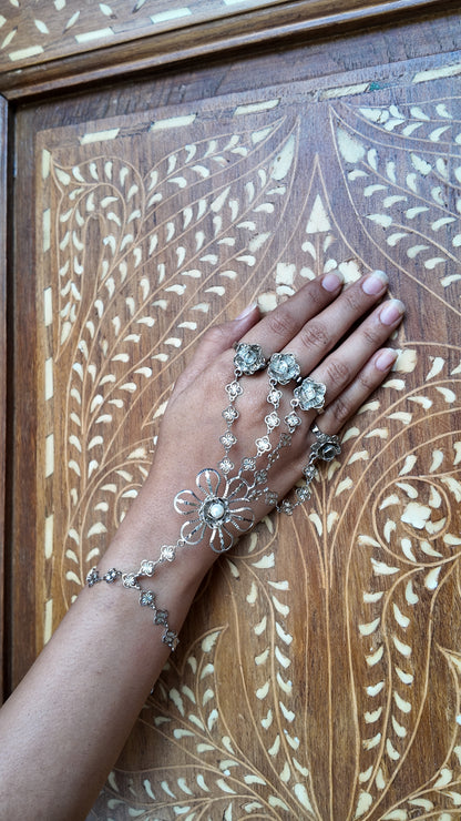 Silver Gul Haathphool
